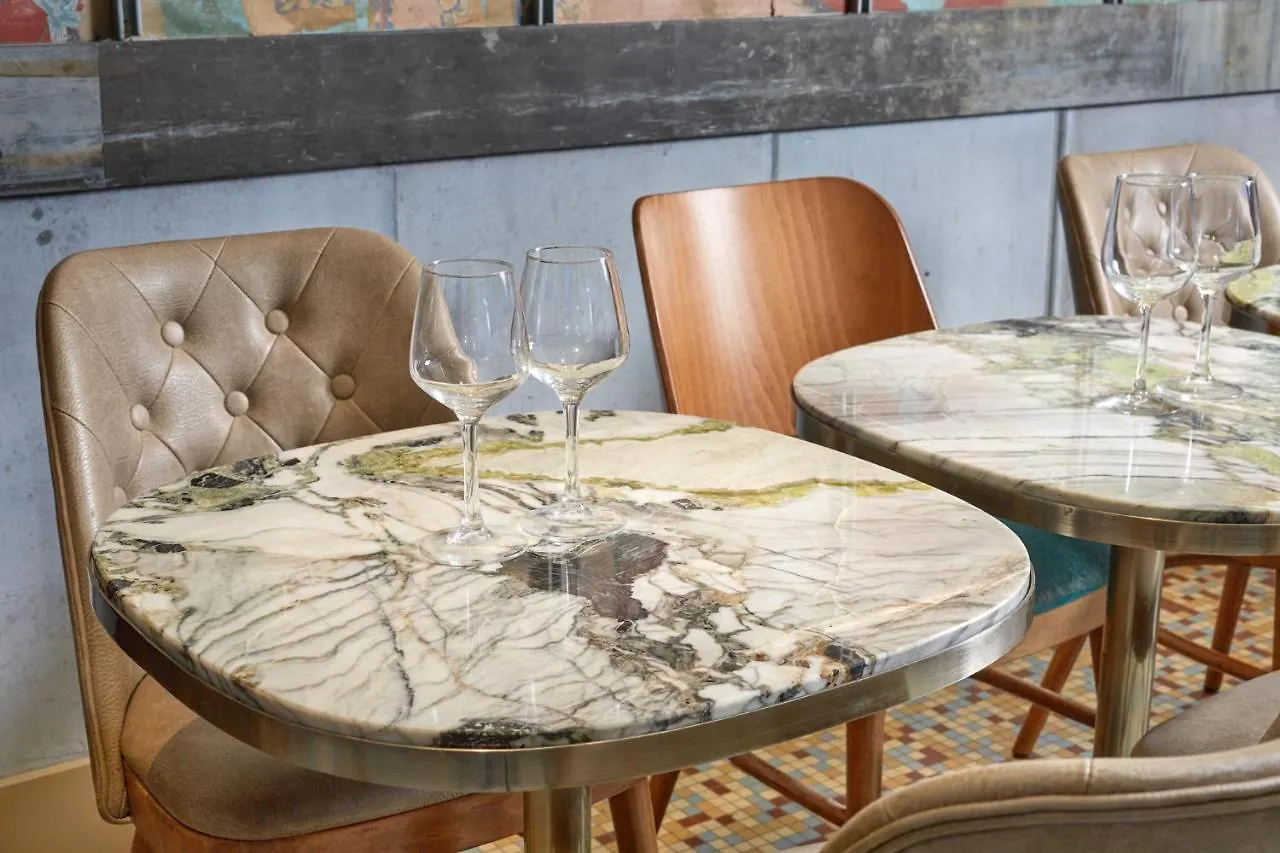 Hotel Le Robinet D'Or Paris Canal Saint Martin