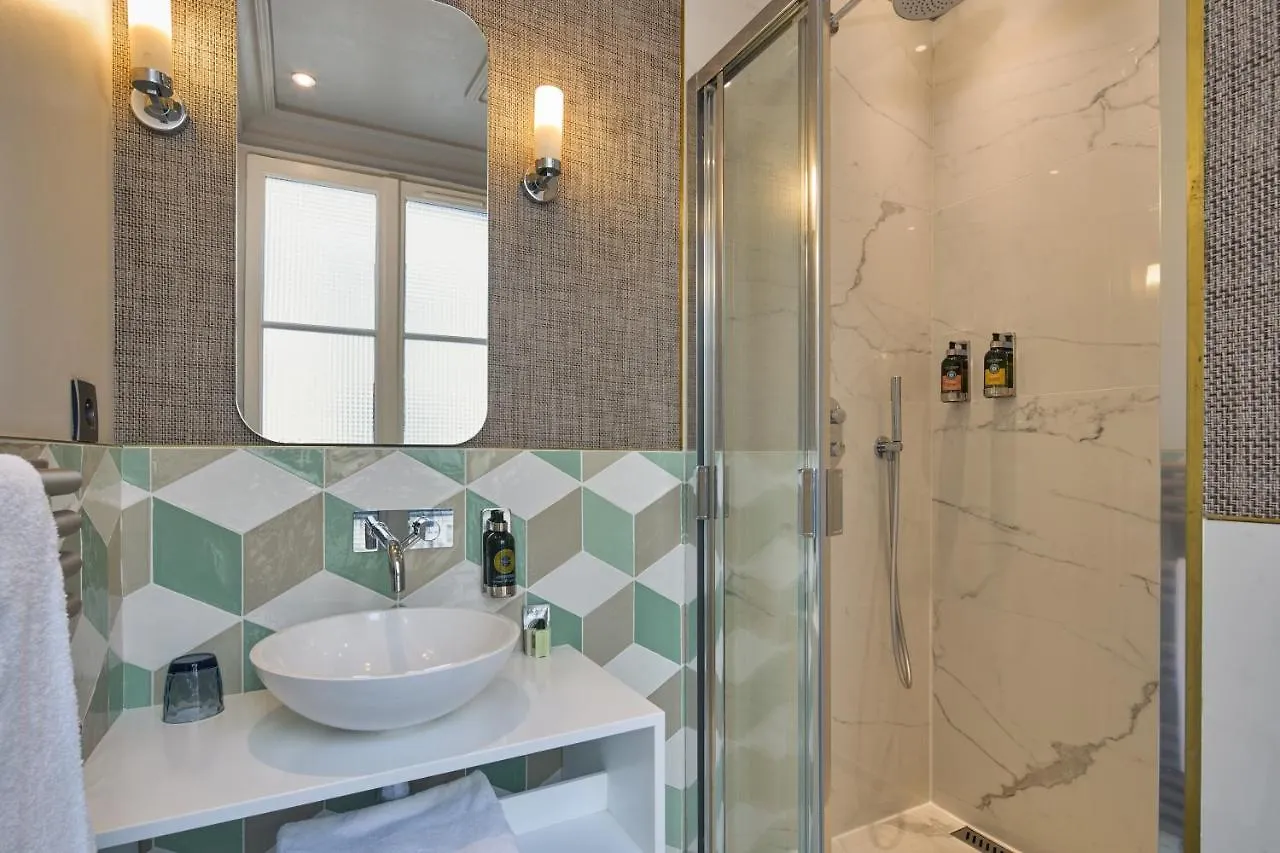 Le Robinet D'Or Paris Canal Saint Martin Hotel