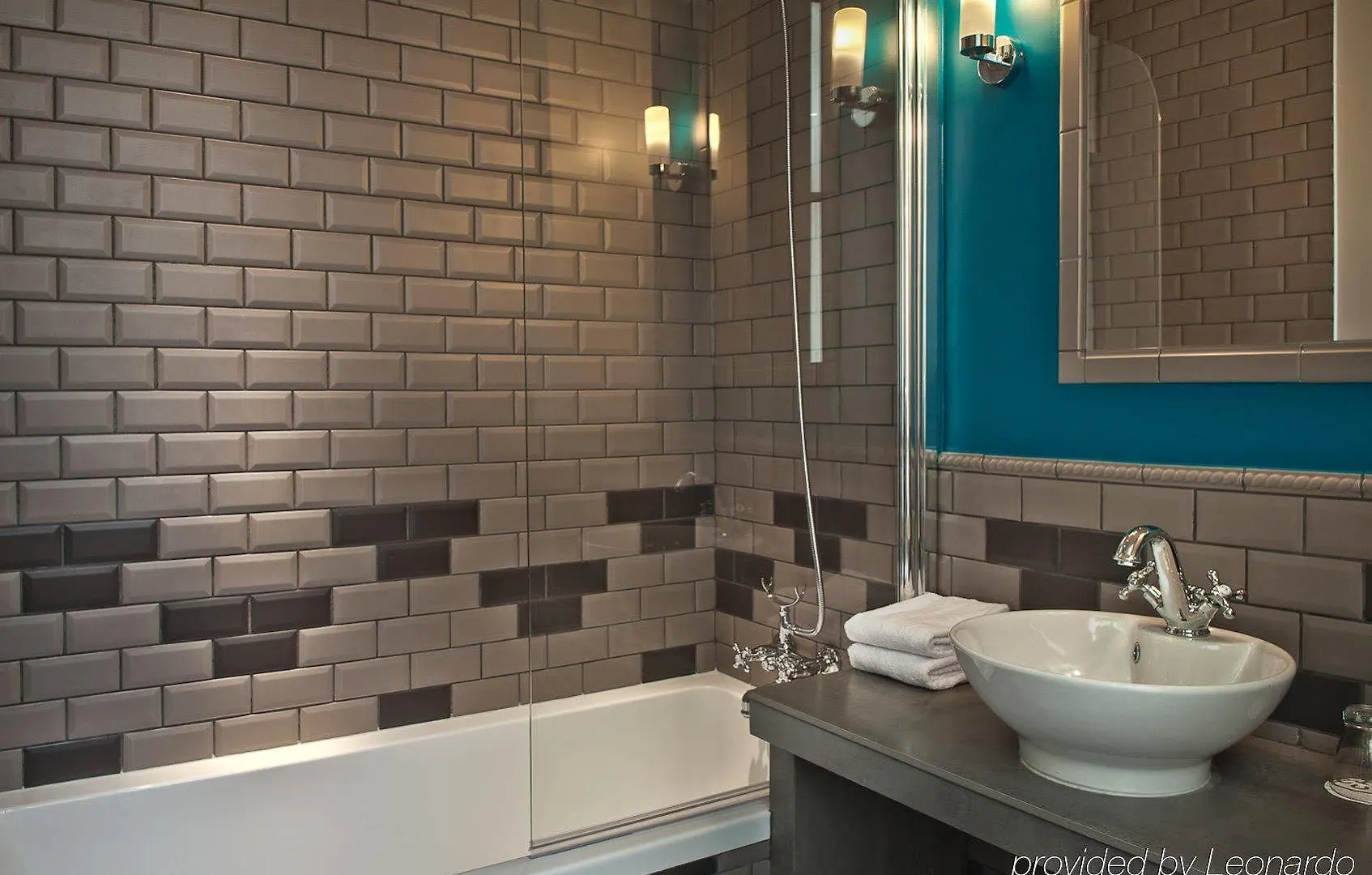 Le Robinet D'Or Paris Canal Saint Martin Hotel